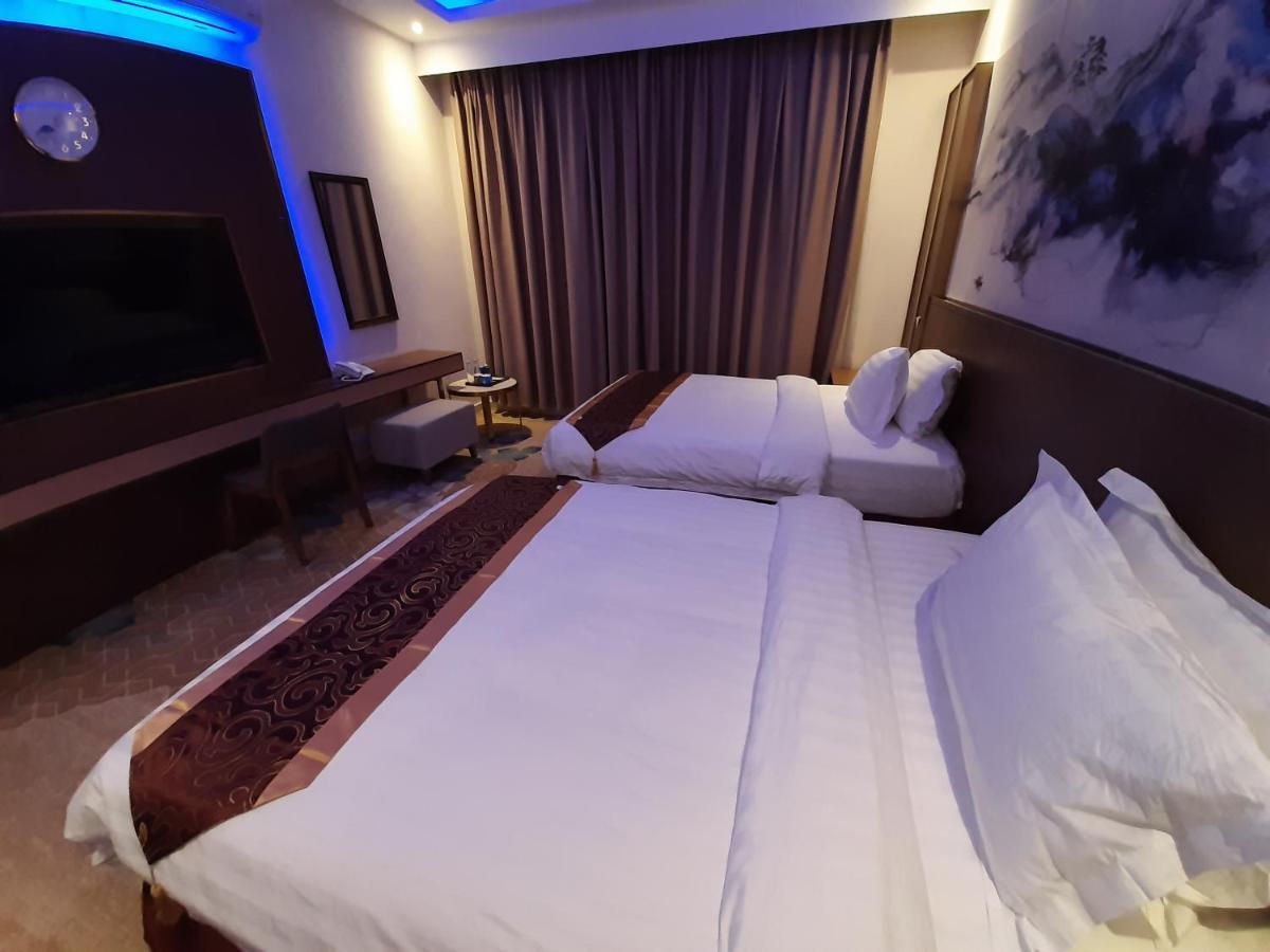 Qasr Alshamal Hotel