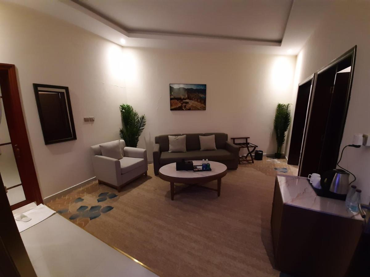 Qasr Alshamal 2*